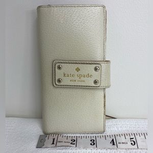 Kate Spade full size wallet in cream/white leather